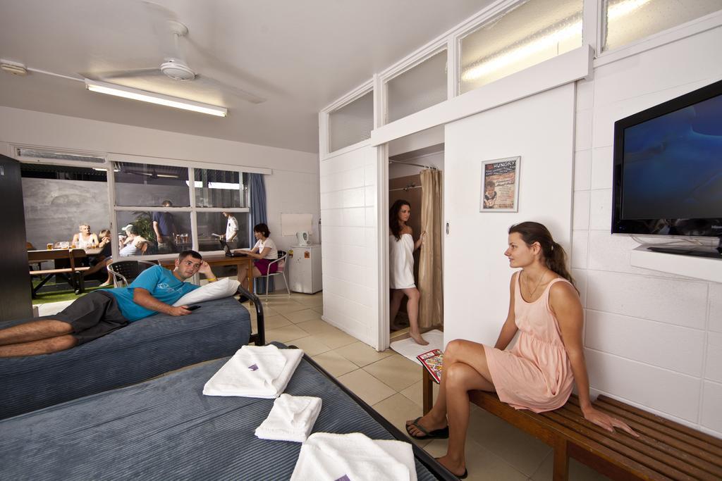 The Jack Backpackers Hostel Cairns Room photo